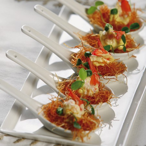 Cameo 210-08 Imperial With-Hole Soup Spoon, 5(L) inch, White Ceramic - 360 each